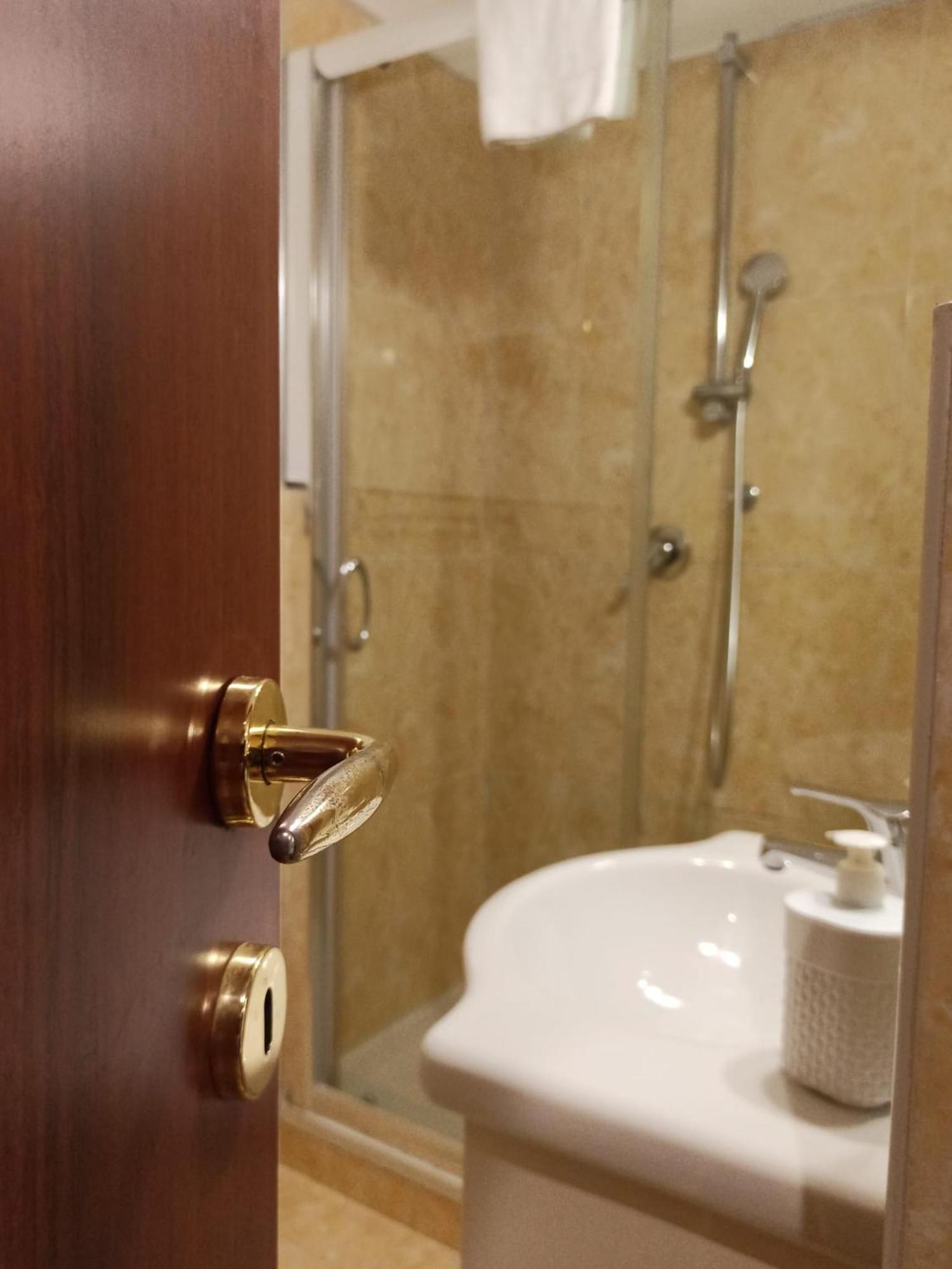 Bed and Breakfast Domina Popolo Roma Exterior foto